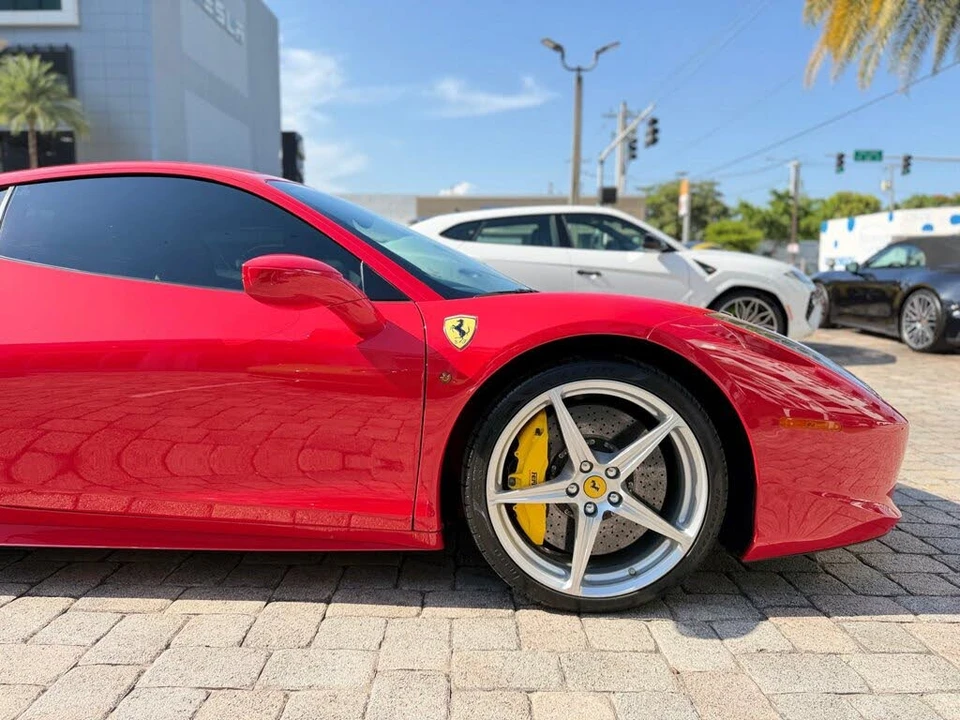 2011 Ferrari 458 Italia - Image 27 of 31