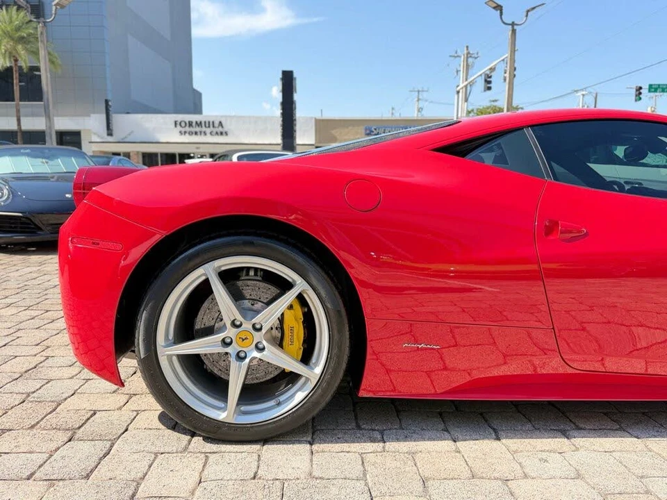 2011 Ferrari 458 Italia - Image 28 of 31