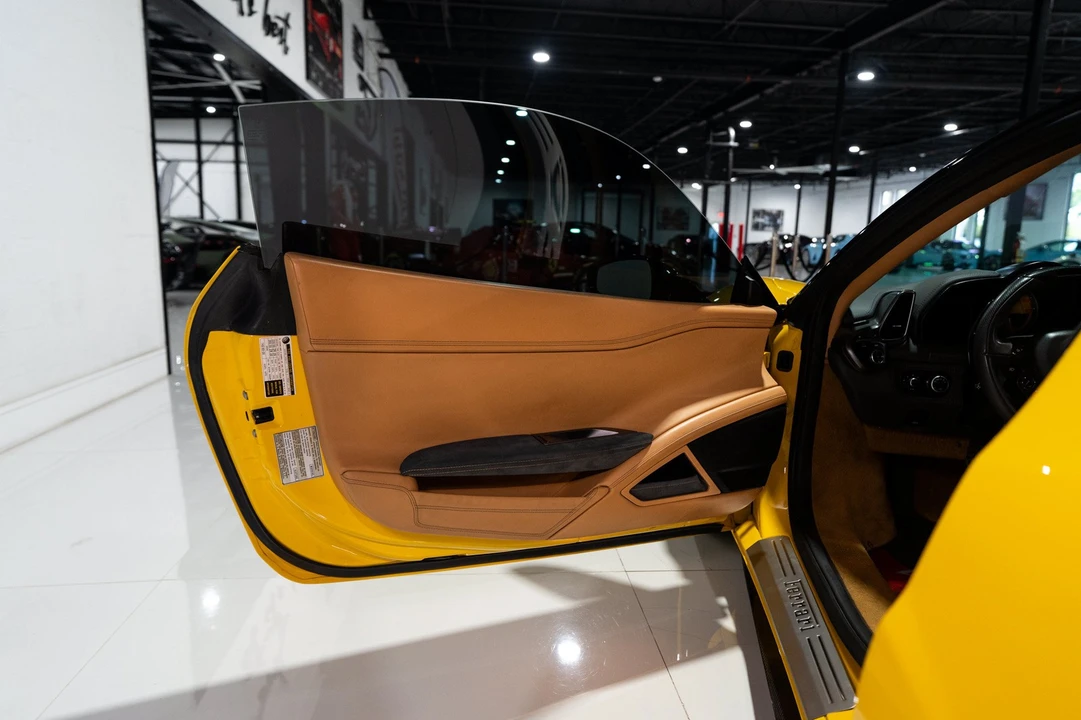 2011 Ferrari 458 Italia - Image 24 of 31