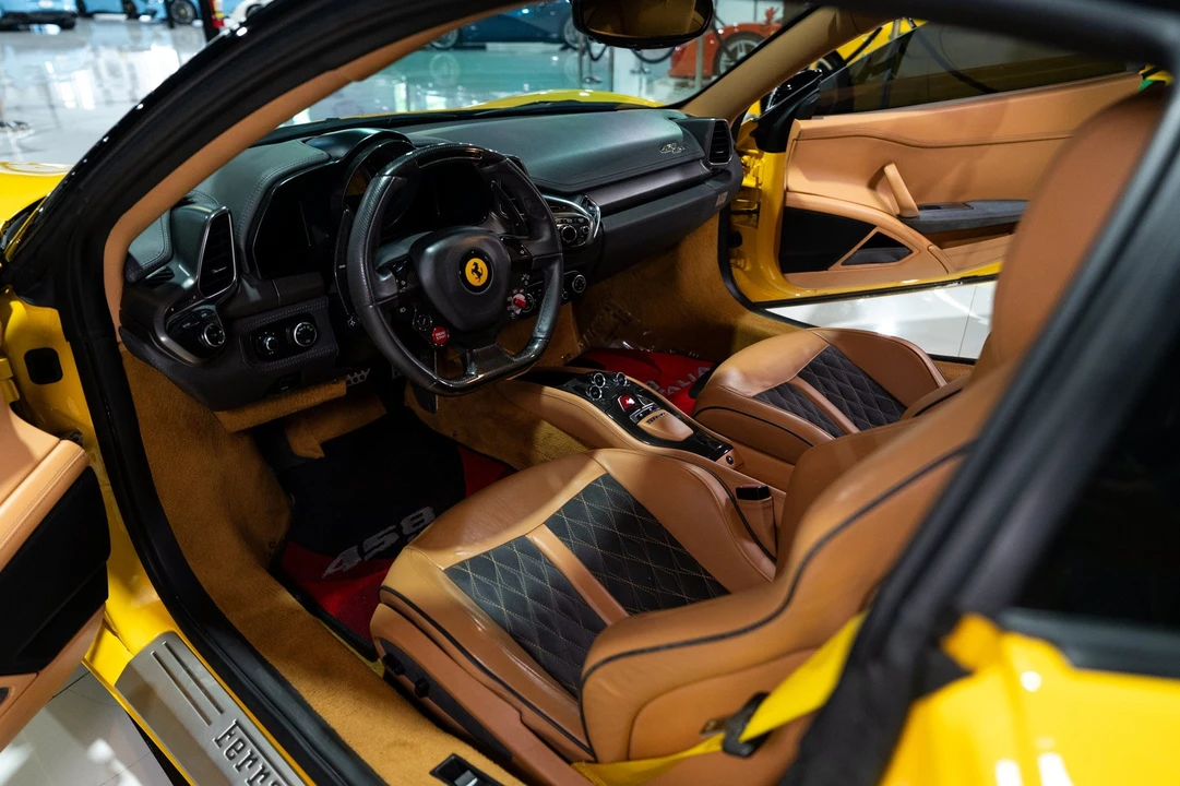 2011 Ferrari 458 Italia - Image 9 of 31