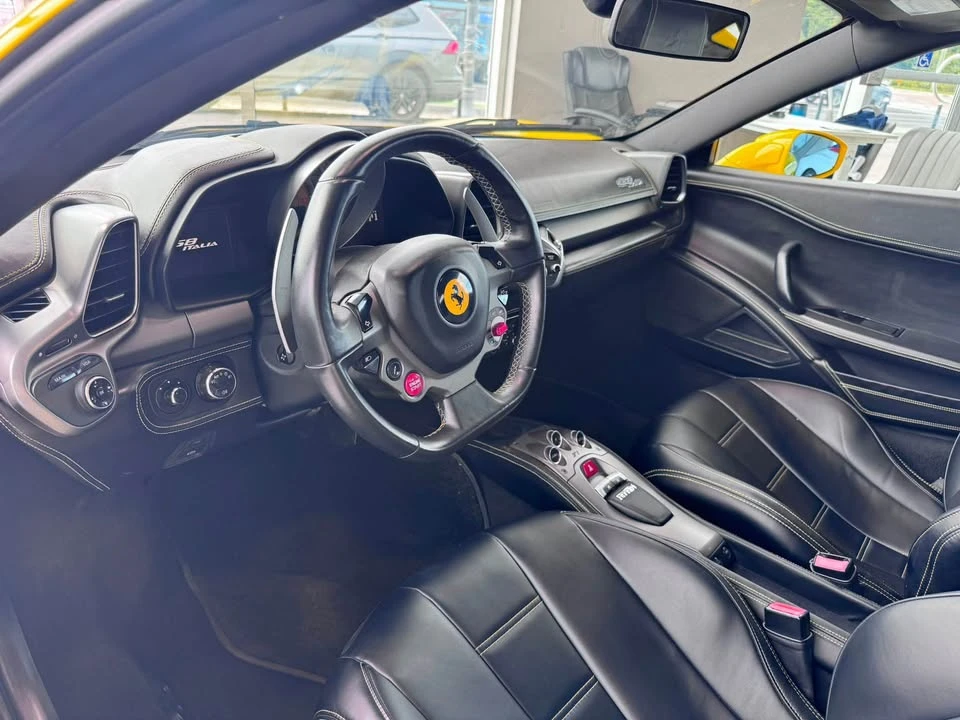 2011 Ferrari 458 Italia - Image 10 of 12