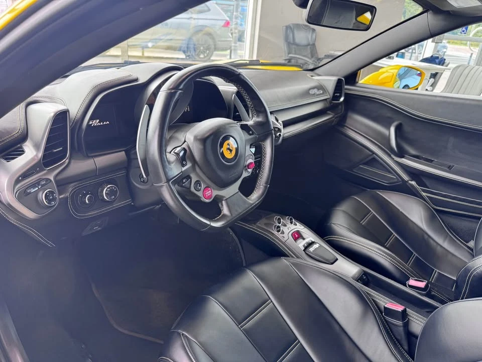 2011 Ferrari 458 Italia - Image 9 of 14
