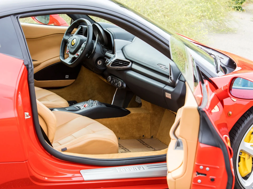 2011 Ferrari 458 Italia - Image 24 of 31