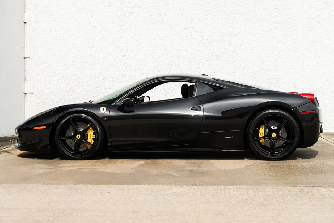 2011 Ferrari 458 Italia - Image 9 of 31