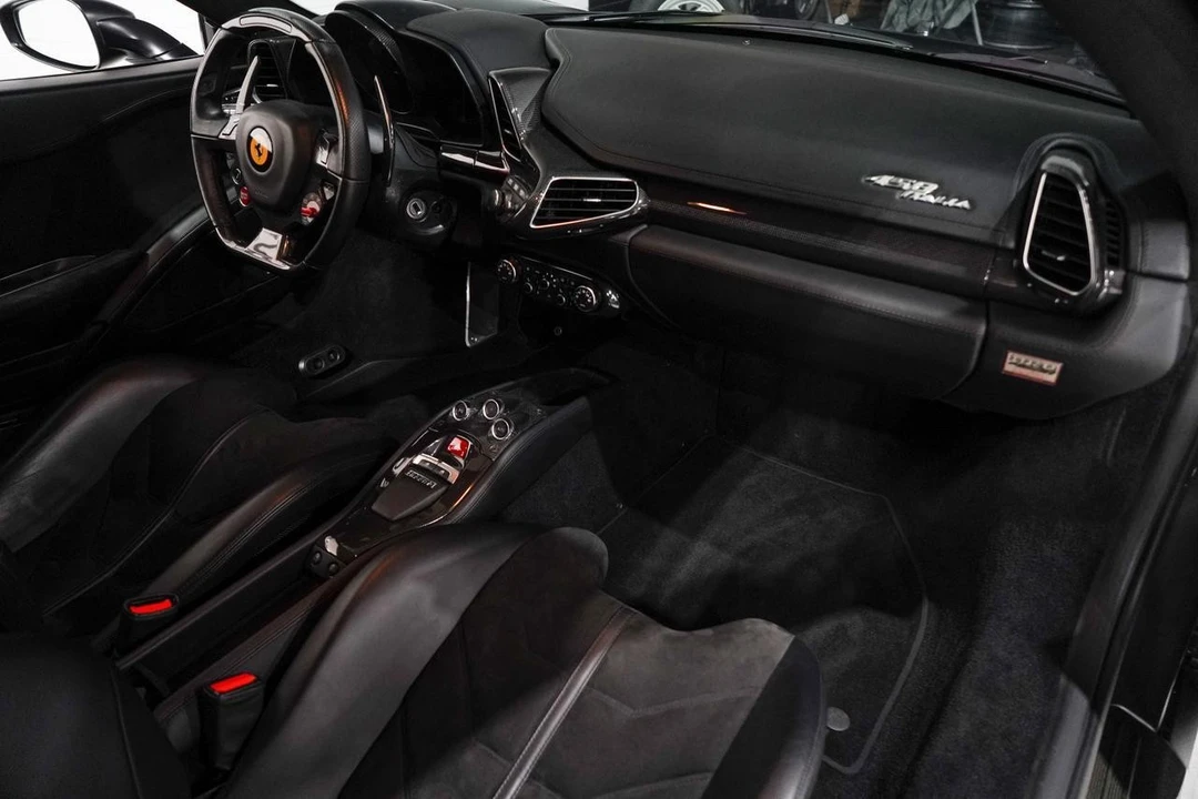 2011 Ferrari 458 Italia - Image 16 of 21