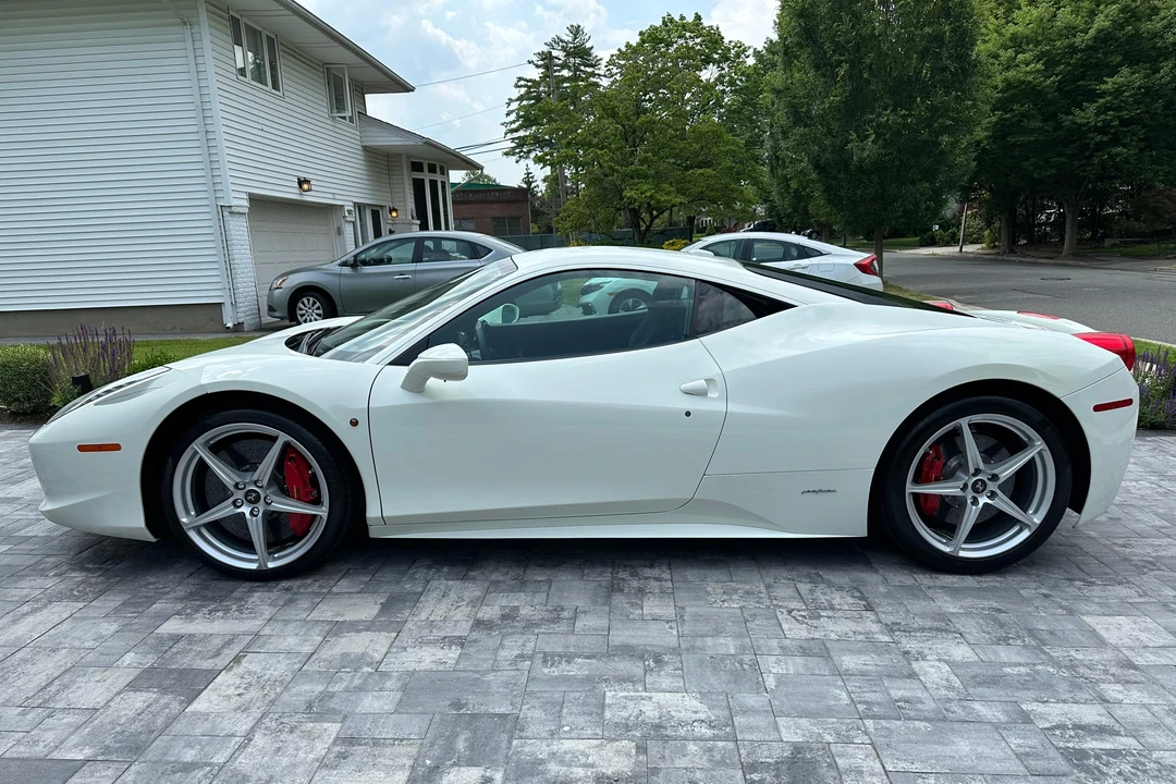 2011 Ferrari 458 Italia - Image 3 of 31