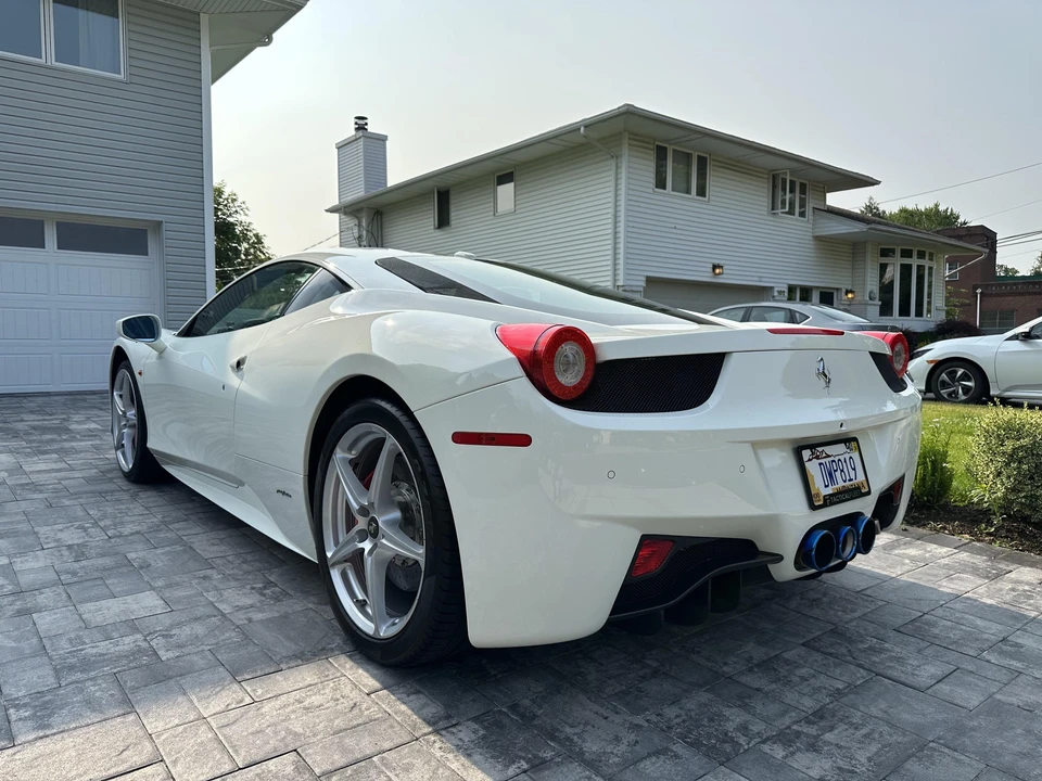 2011 Ferrari 458 Italia - Image 12 of 31
