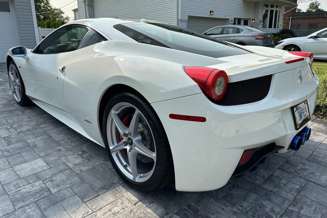 2011 Ferrari 458 Italia - Image 4 of 31