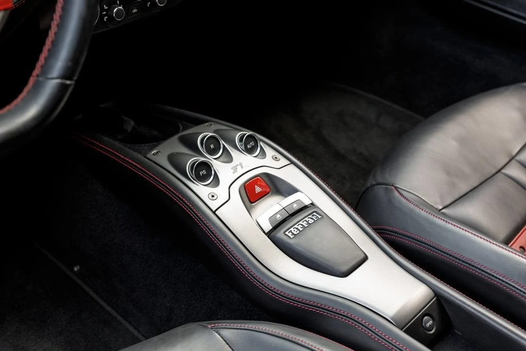2011 Ferrari 458 Italia - Image 25 of 31