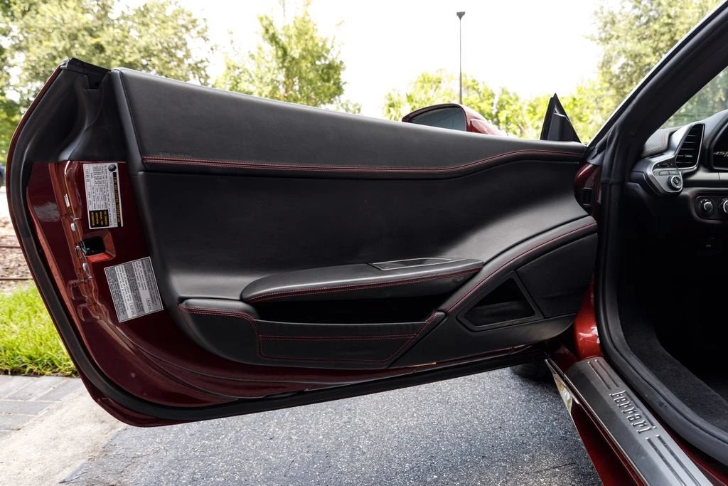 2011 Ferrari 458 Italia - Image 22 of 31