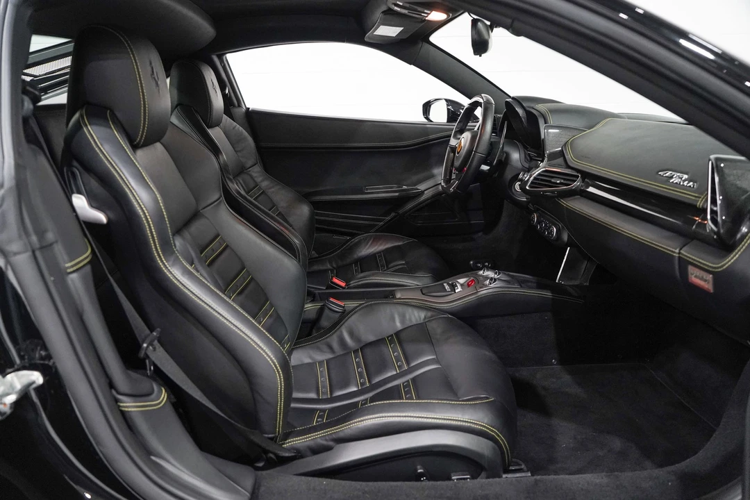 2011 Ferrari 458 Italia - Image 14 of 31