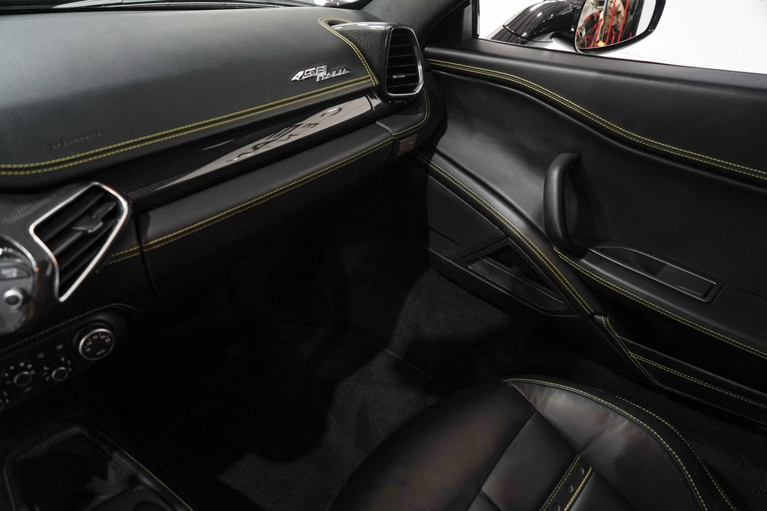 2011 Ferrari 458 Italia - Image 13 of 31