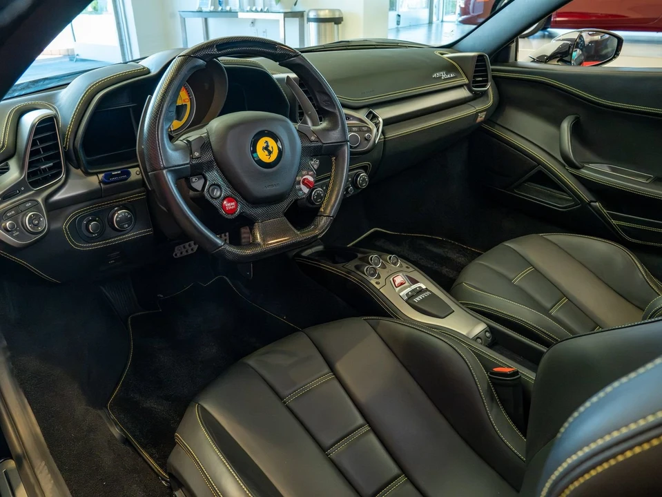 2011 Ferrari 458 Italia - Image 9 of 25