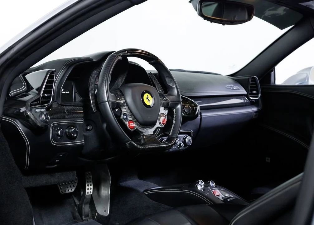 2011 Ferrari 458 Italia - Image 13 of 27