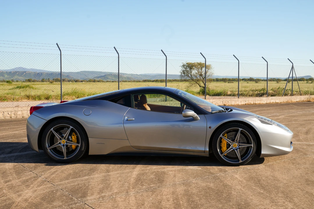 2011 Ferrari 458 Italia - Image 8 of 31