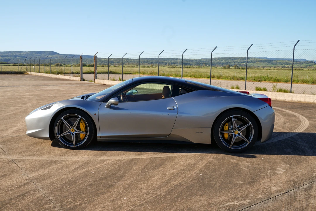 2011 Ferrari 458 Italia - Image 4 of 31
