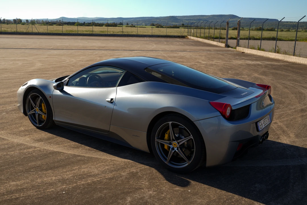 2011 Ferrari 458 Italia - Image 12 of 31