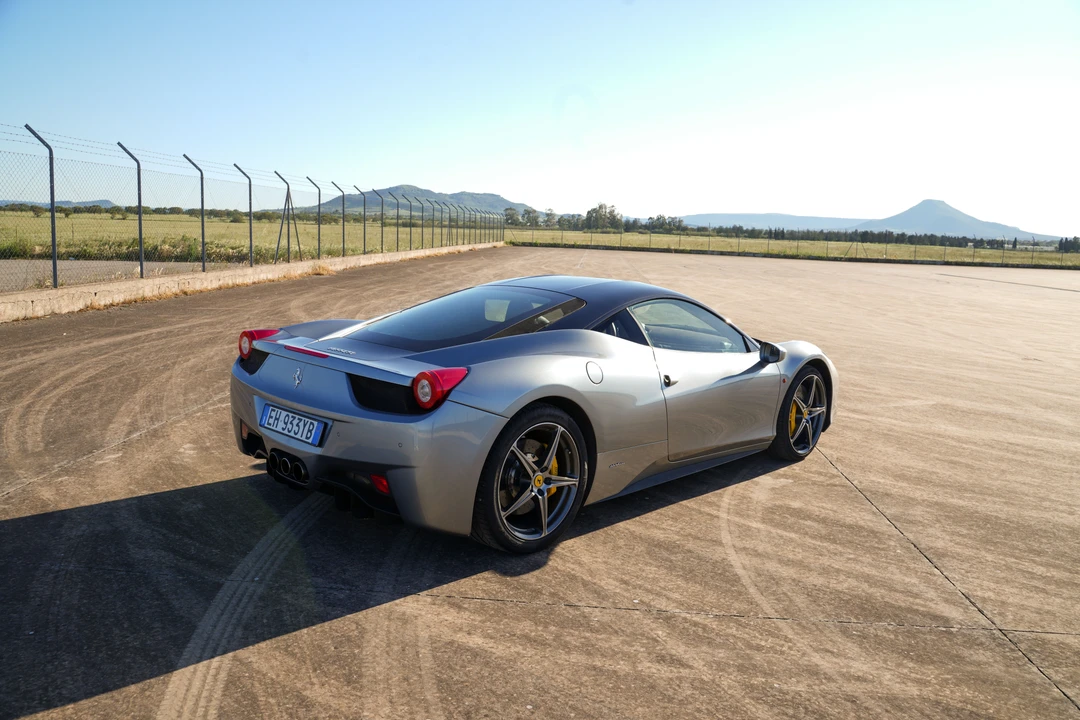 2011 Ferrari 458 Italia - Image 22 of 31