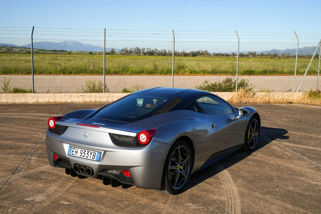 2011 Ferrari 458 Italia - Image 25 of 31