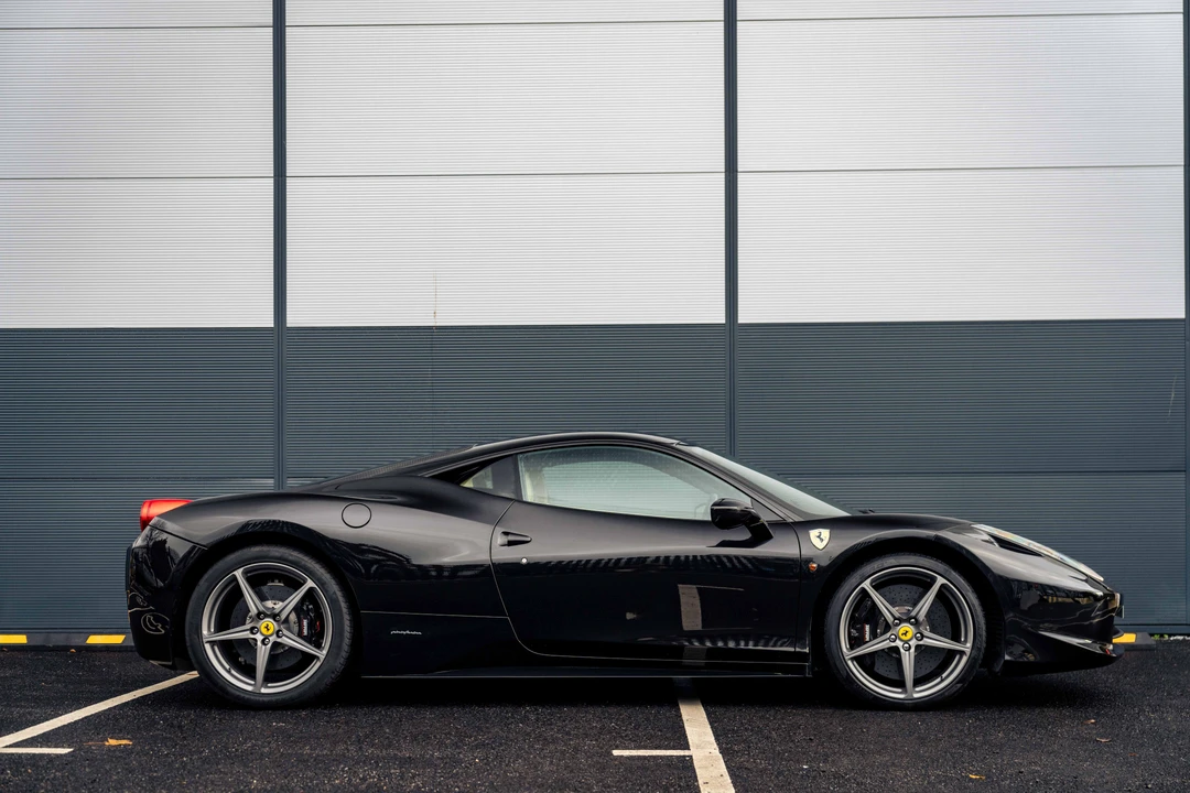 2011 Ferrari 458 Italia - Image 4 of 31