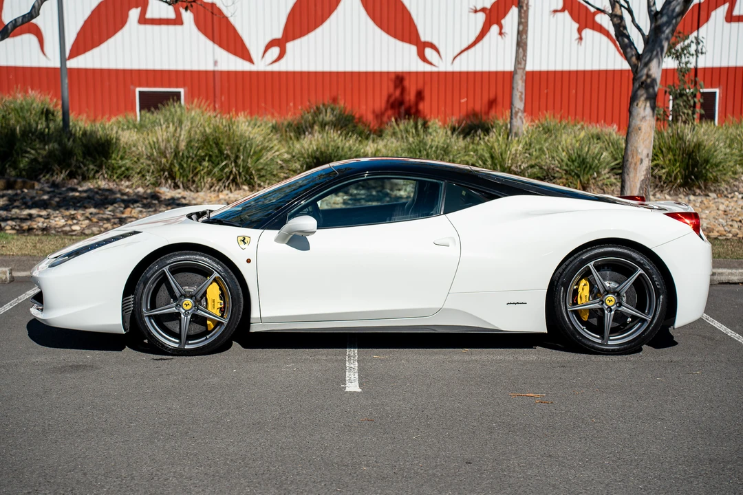 2011 Ferrari 458 Italia - Image 4 of 31
