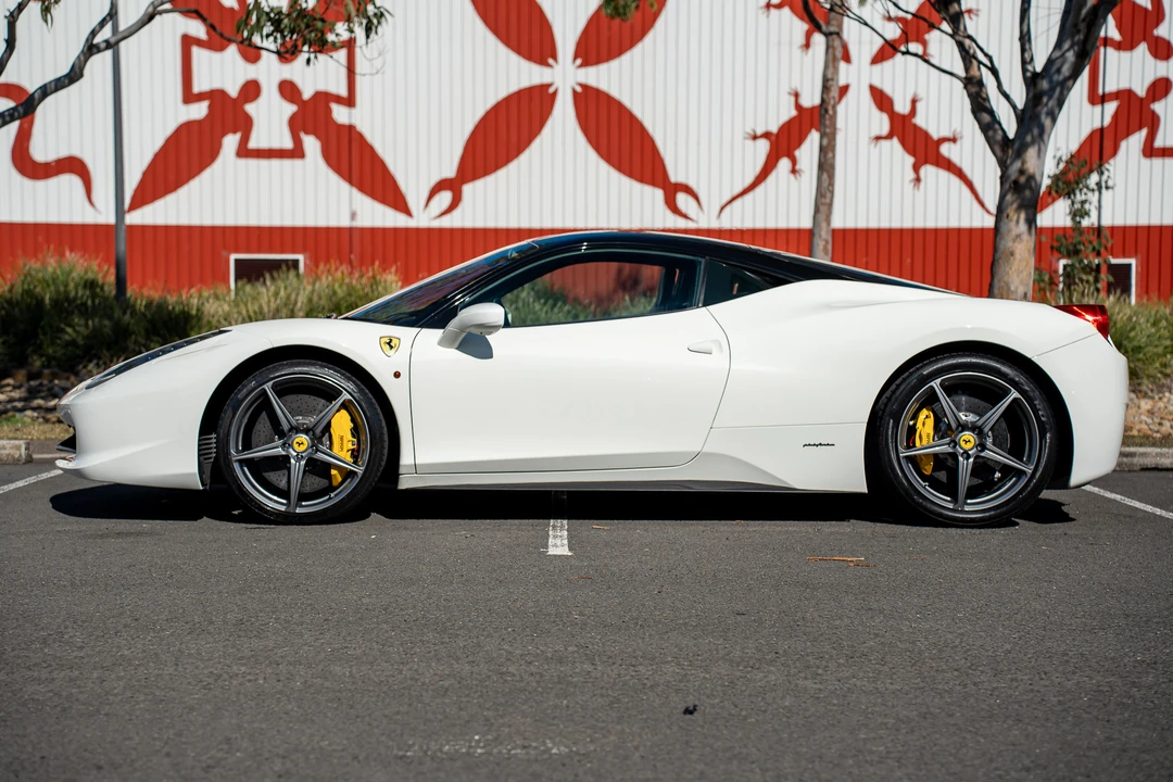 2011 Ferrari 458 Italia - Image 12 of 31