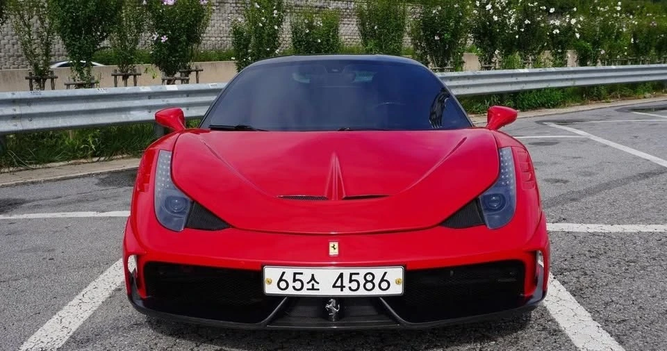 2011 Ferrari 458 Italia - Image 2 of 15