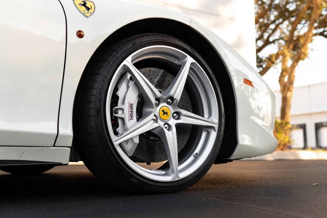 2011 Ferrari 458 Italia - Image 9 of 12
