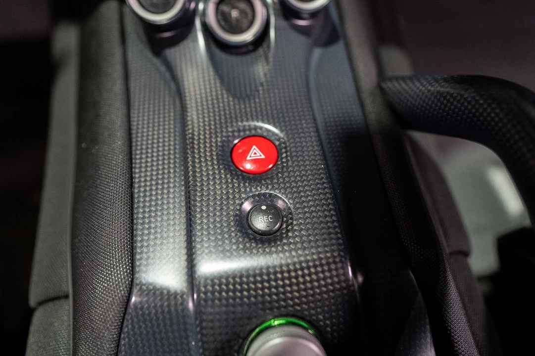 2011 Ferrari - Image 21 of 31