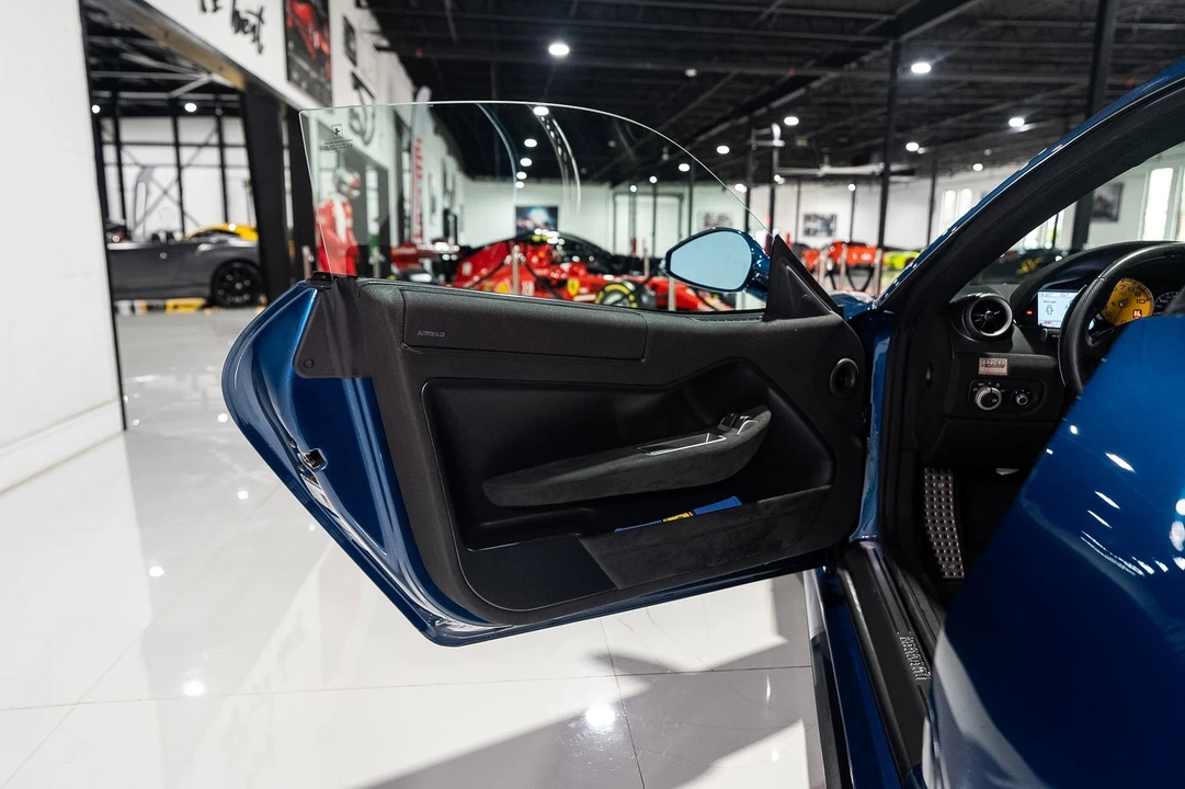 2011 Ferrari - Image 27 of 31
