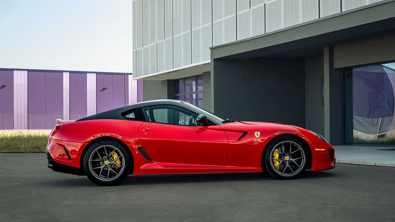 2011 Ferrari 599 GTO - Image 2 of 31