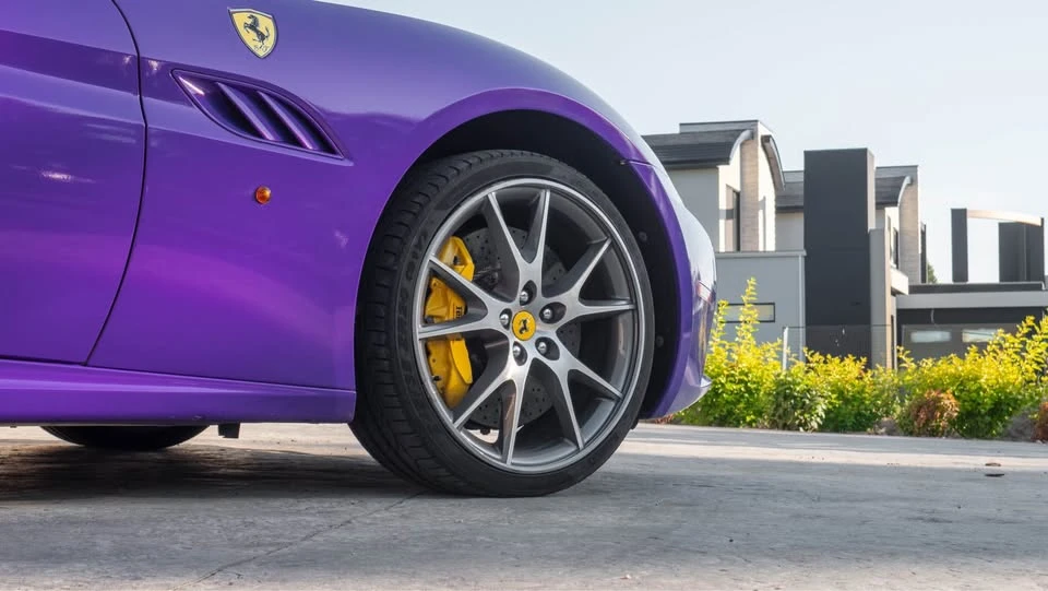 2011 Ferrari California - Image 2 of 16