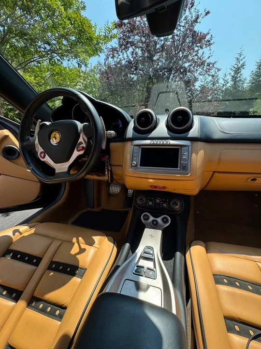2011 Ferrari California - Image 16 of 20