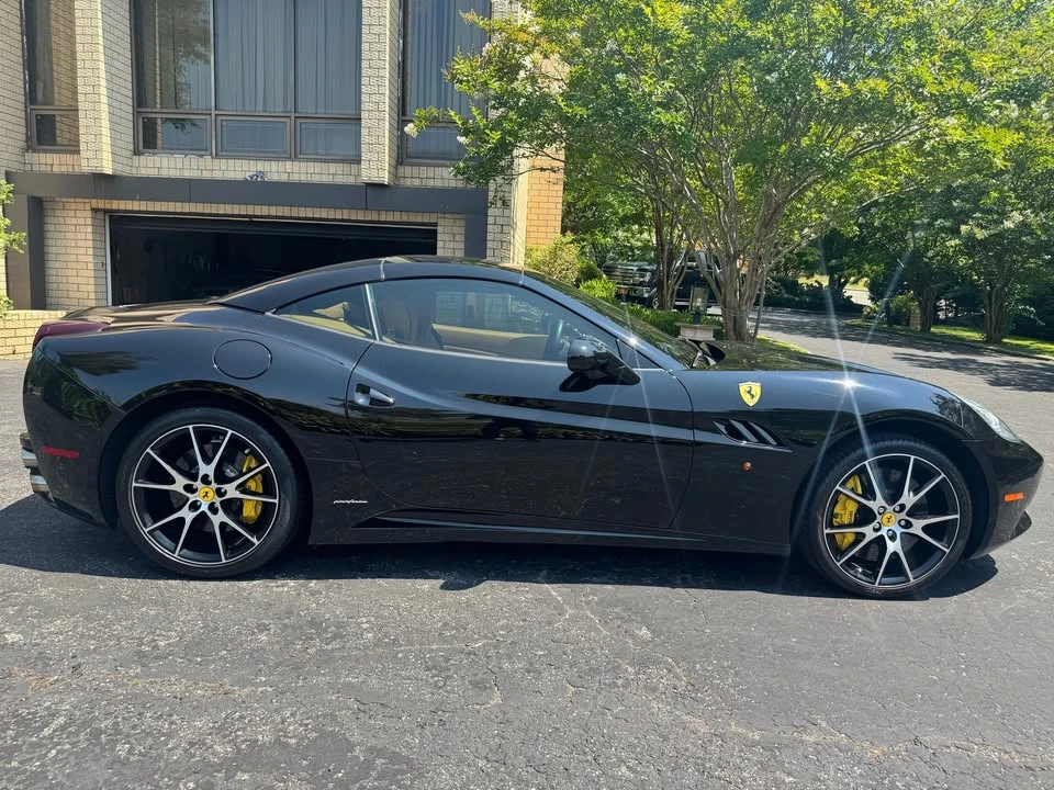 2011 Ferrari California - Image 8 of 20