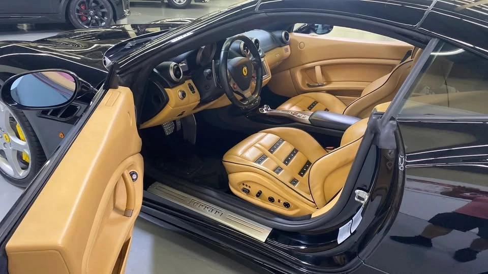 2011 Ferrari California - Image 16 of 20