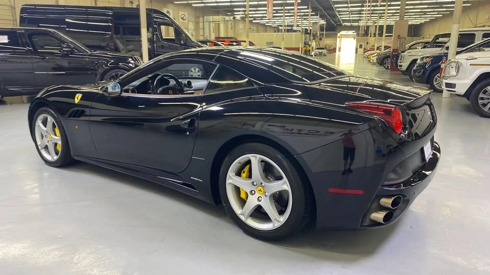 2011 Ferrari California - Image 10 of 20