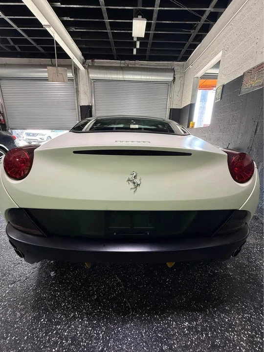 2011 Ferrari California - Image 6 of 11