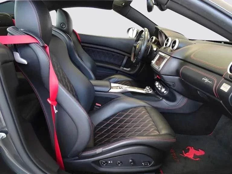 2011 Ferrari California - Image 11 of 17