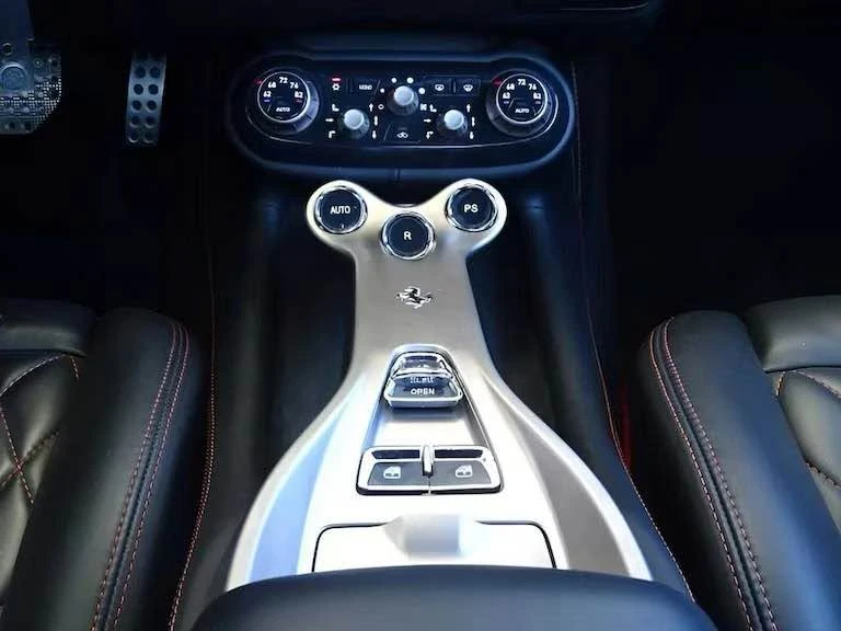 2011 Ferrari California - Image 13 of 17
