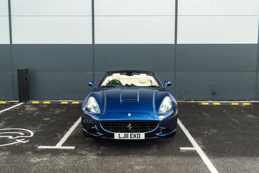 2011 Ferrari California - Image 12 of 31