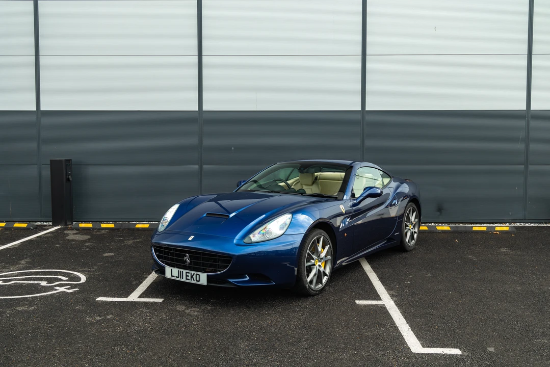 2011 Ferrari California - Image 11 of 31