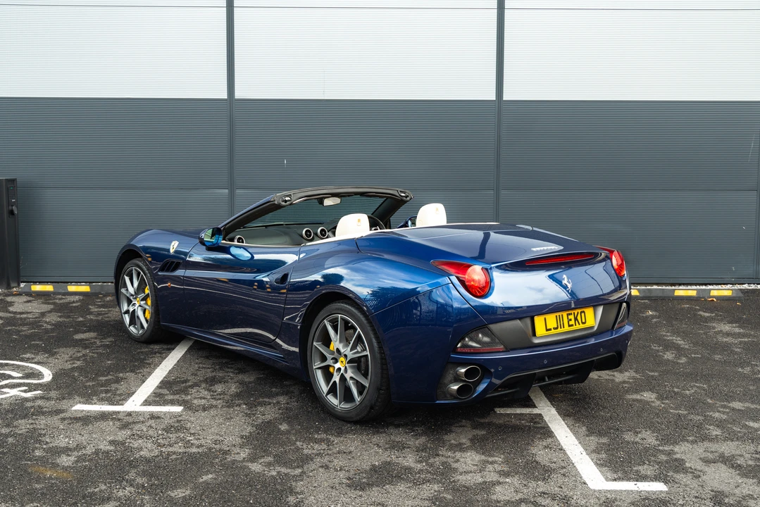 2011 Ferrari California - Image 17 of 31