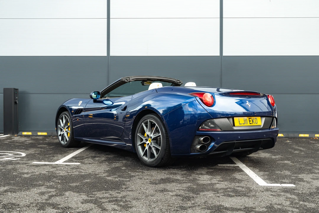 2011 Ferrari California - Image 5 of 31
