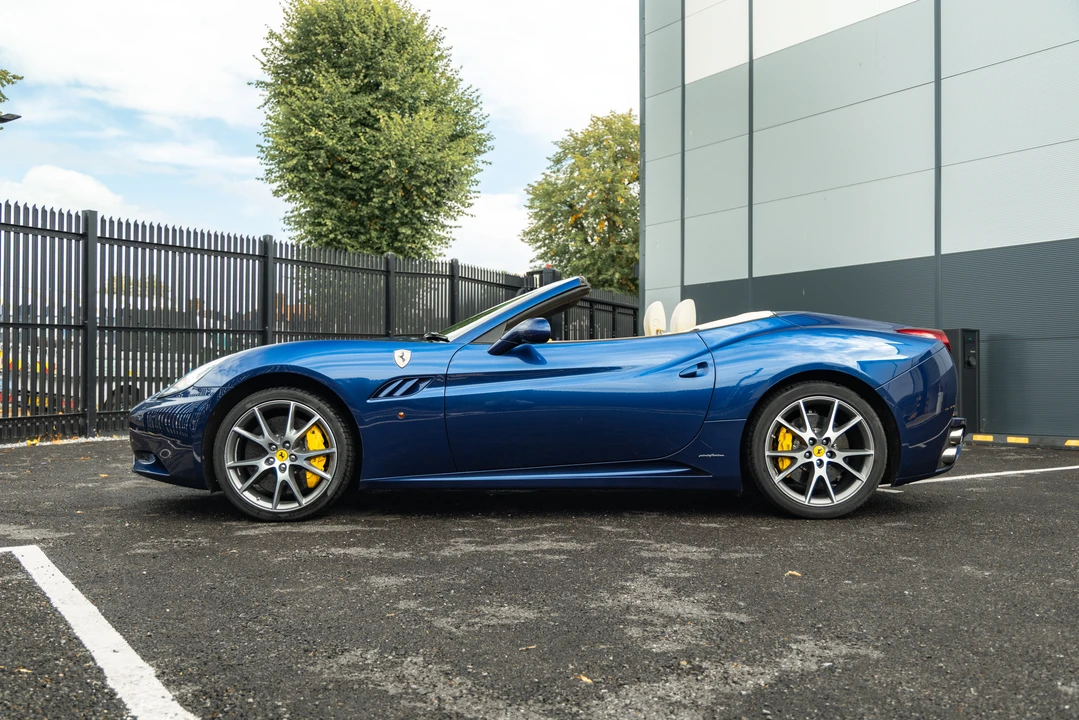 2011 Ferrari California - Image 4 of 31