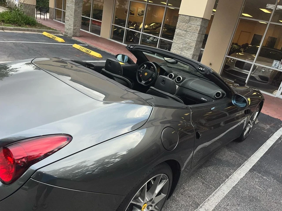 2011 Ferrari California - Image 5 of 31