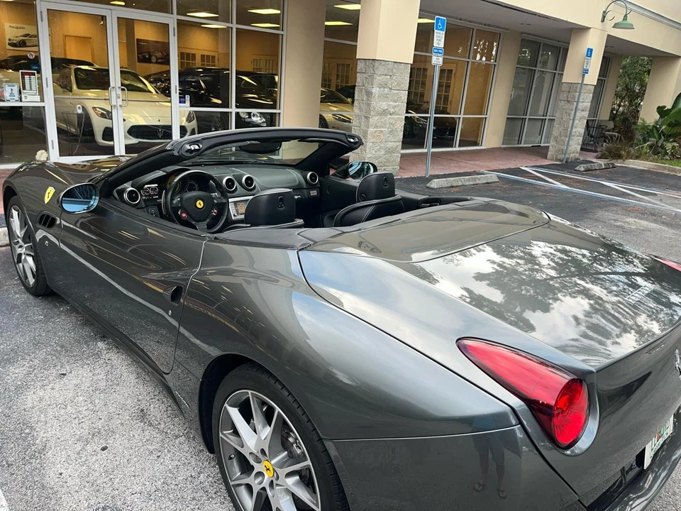 2011 Ferrari California - Image 9 of 31