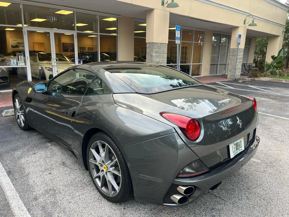 2011 Ferrari California - Image 22 of 31
