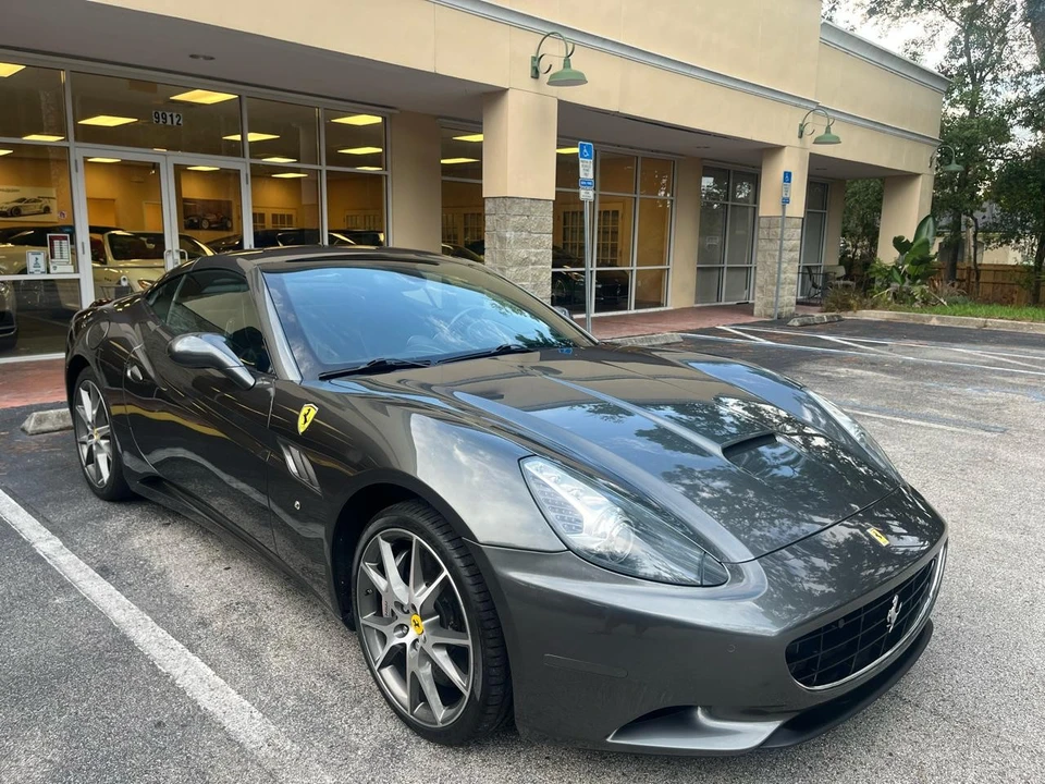 2011 Ferrari California - Image 15 of 31