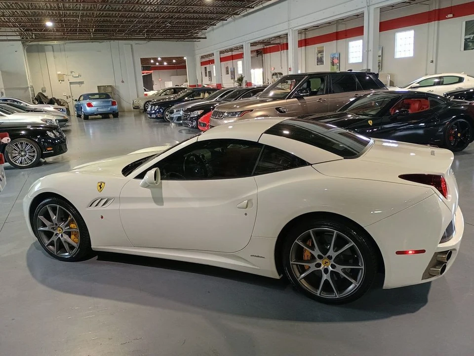 2011 Ferrari California - Image 2 of 12