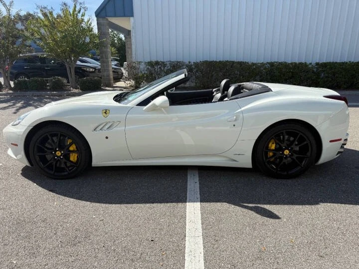 2011 Ferrari California - Image 9 of 20